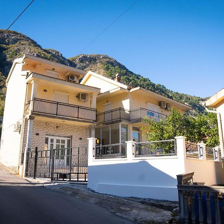 Bugi Lägenhet Kotor Exteriör bild