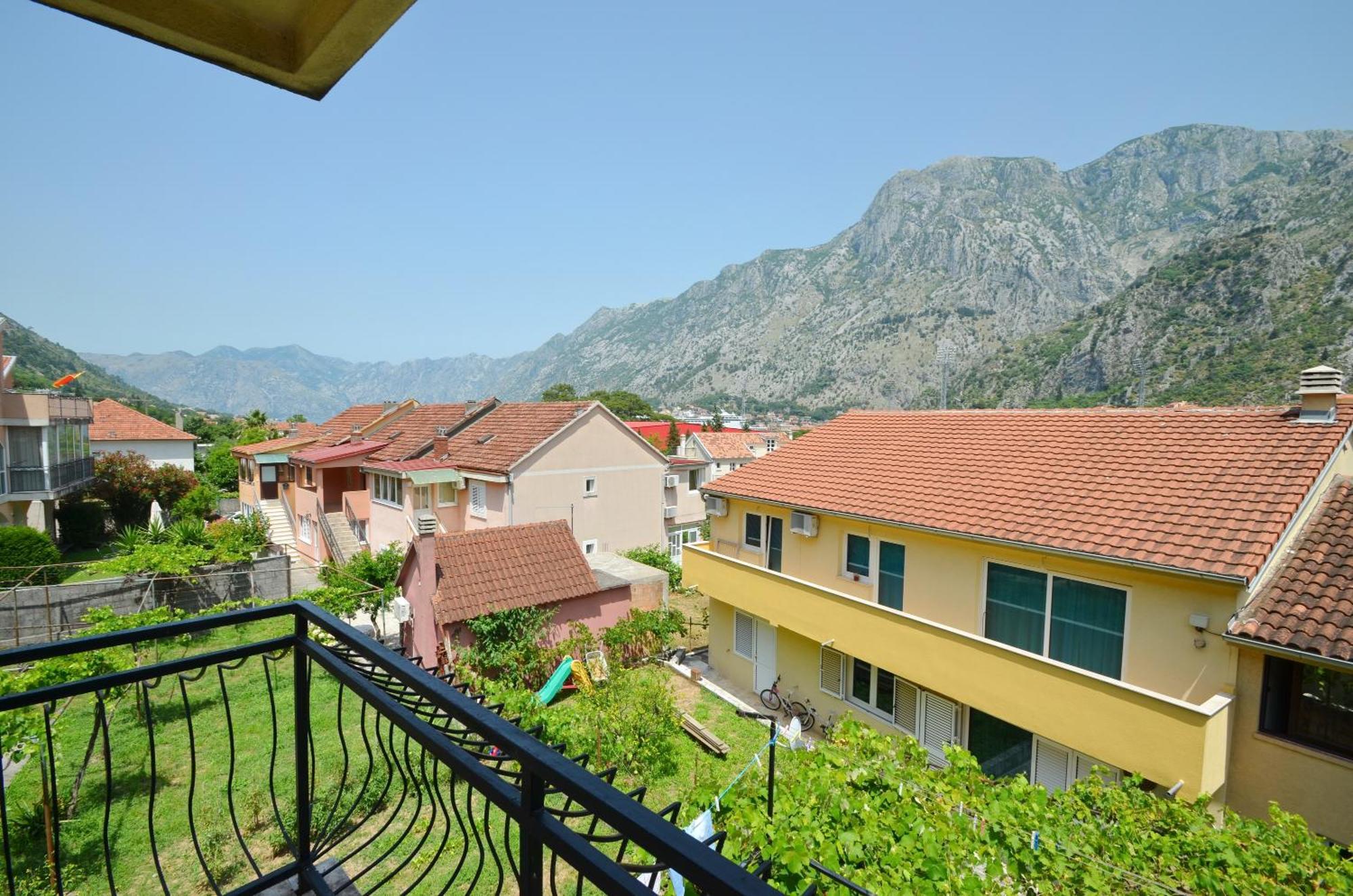 Bugi Lägenhet Kotor Exteriör bild