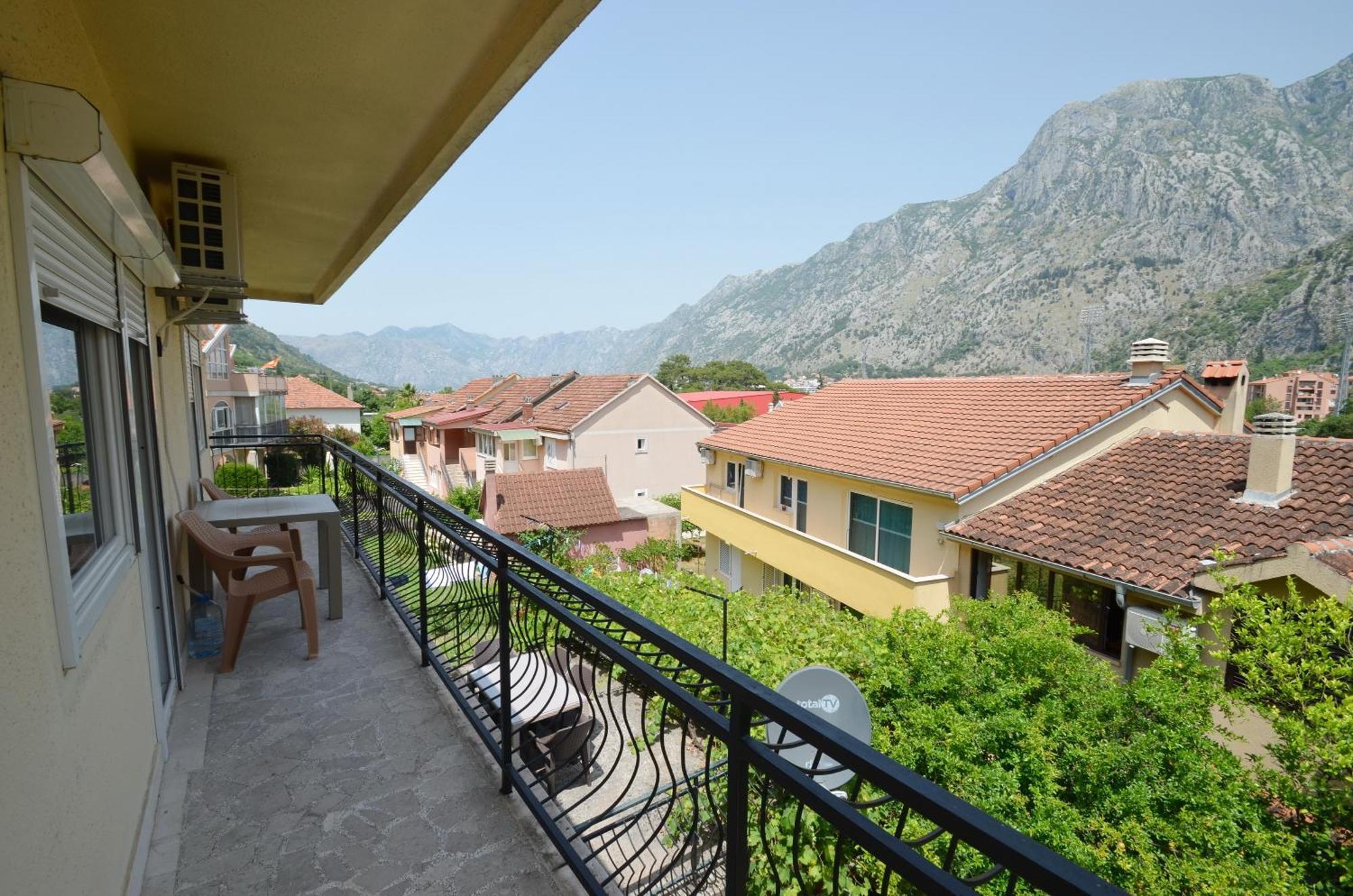Bugi Lägenhet Kotor Exteriör bild