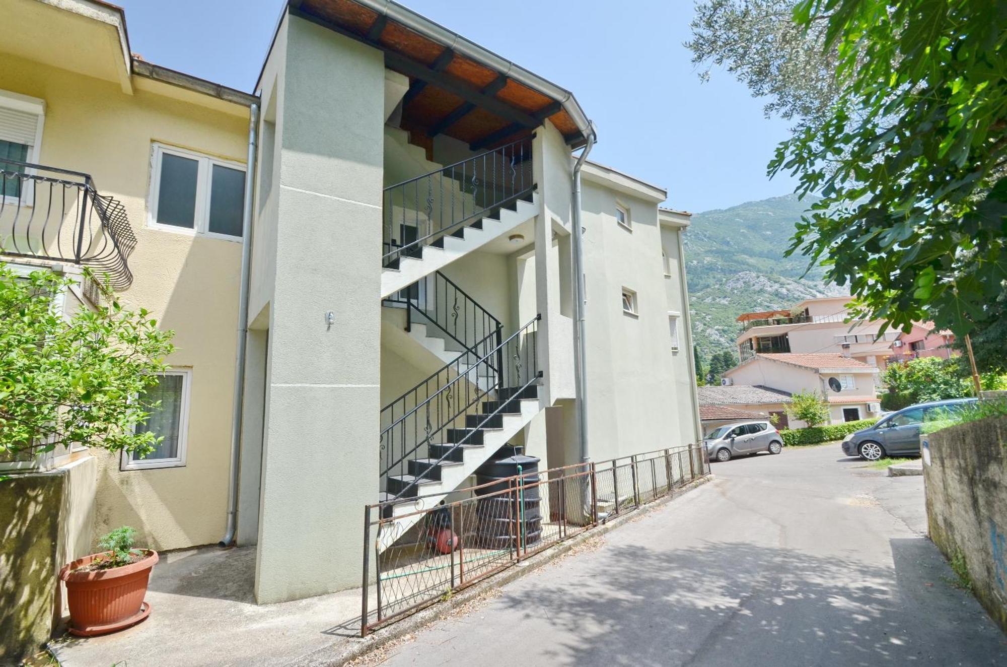 Bugi Lägenhet Kotor Exteriör bild