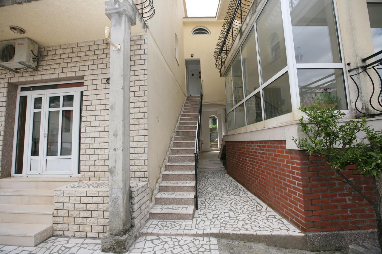 Bugi Lägenhet Kotor Exteriör bild